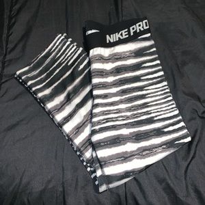 NIKE PRO CAPRI